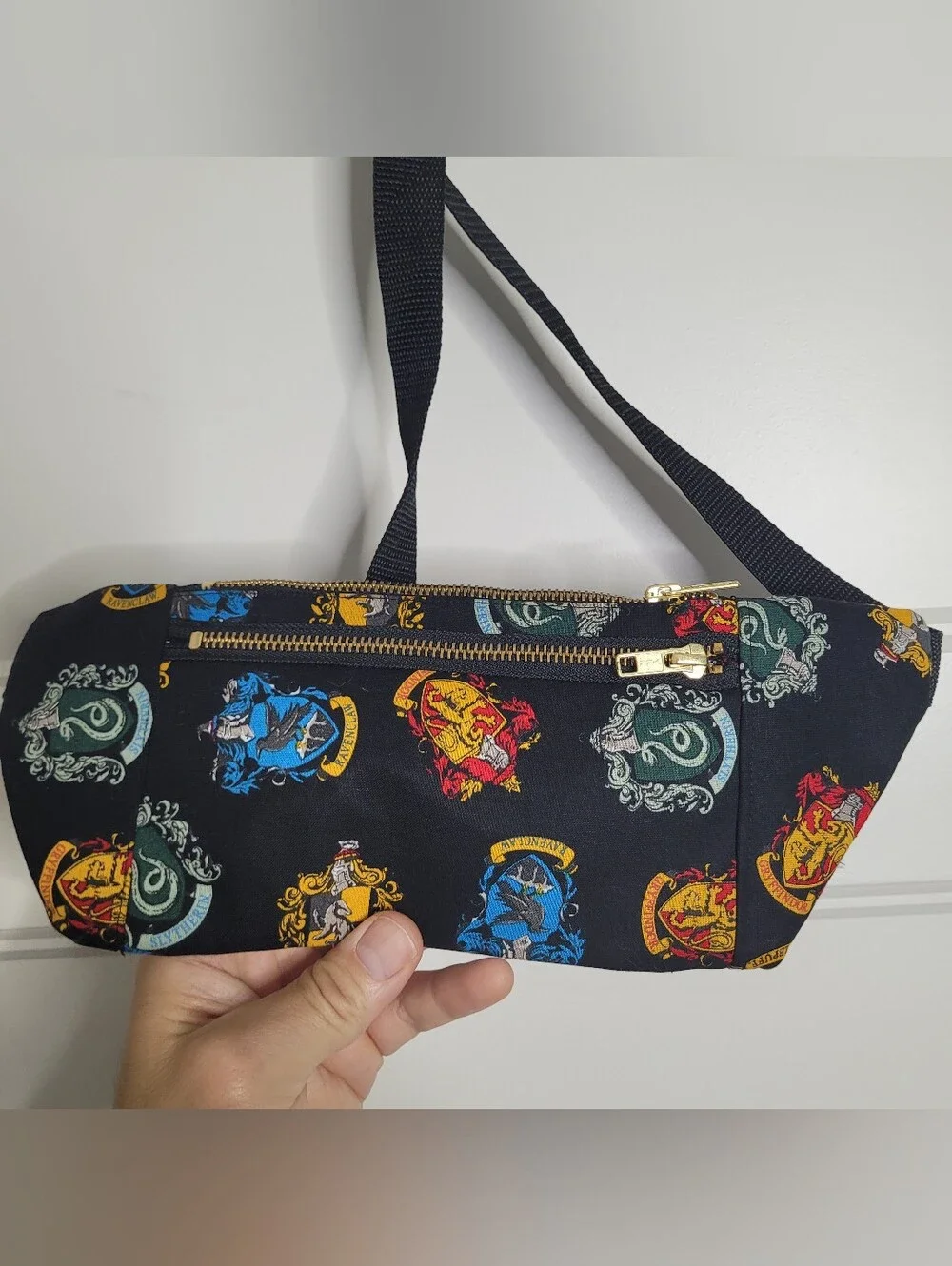 NWOT Harry Potter Hogwarts house crests print fanny pack